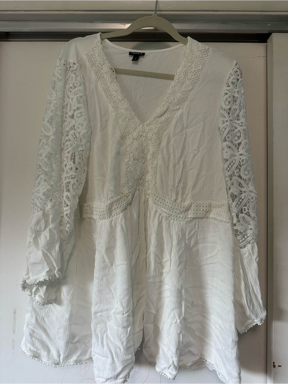 torrid White Lace V-Neck Peasant Tunic